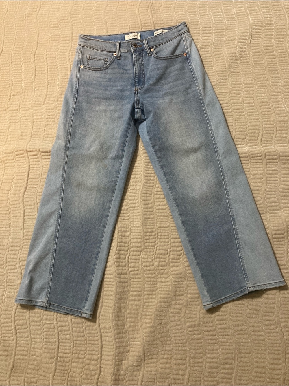 Jessica Simpson Melody high rise Light Wash Wide-Leg Jeans, size 28 stretch.